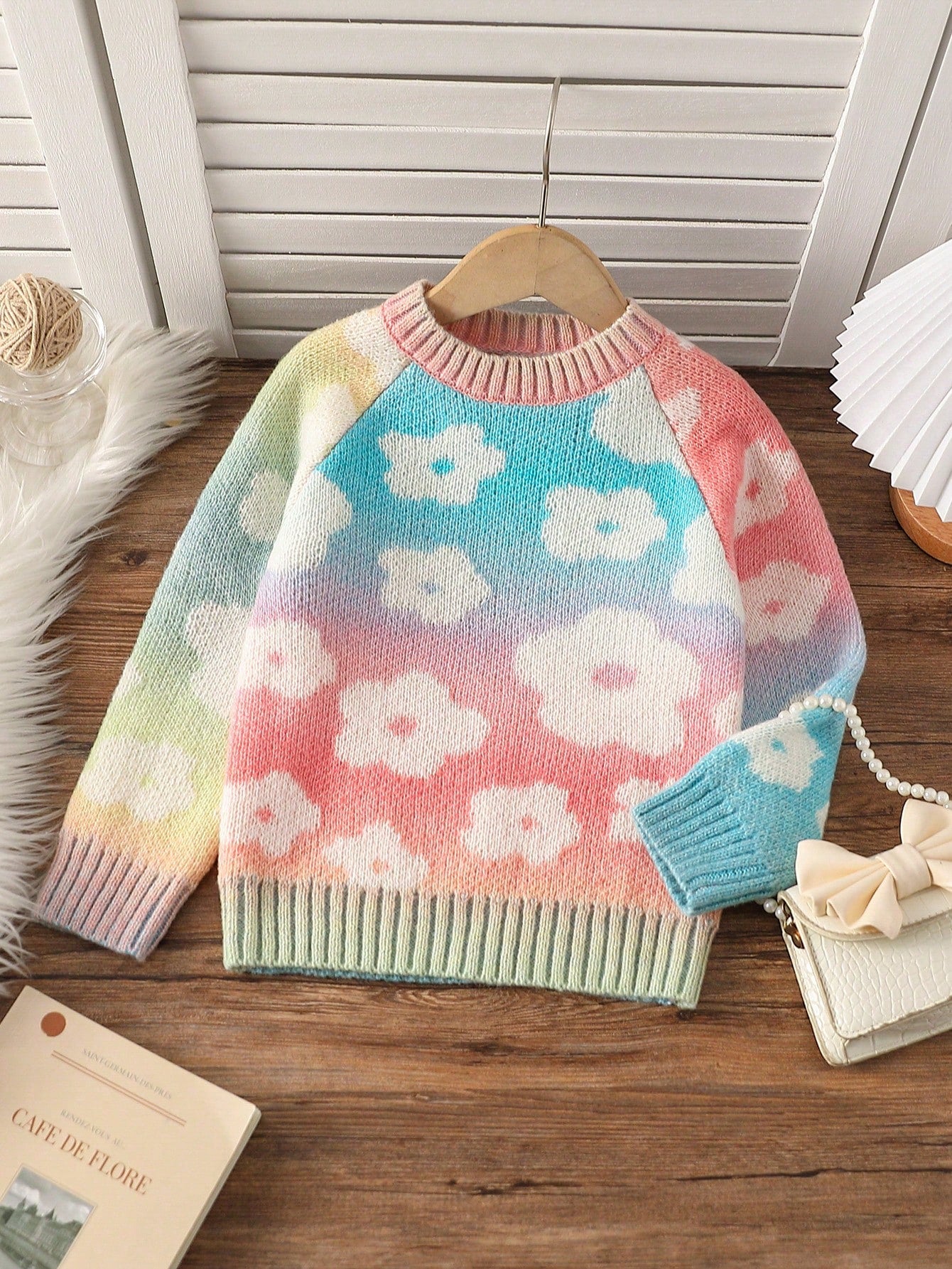 Young Girl Round Neck Long Sleeve Color Block Sweater