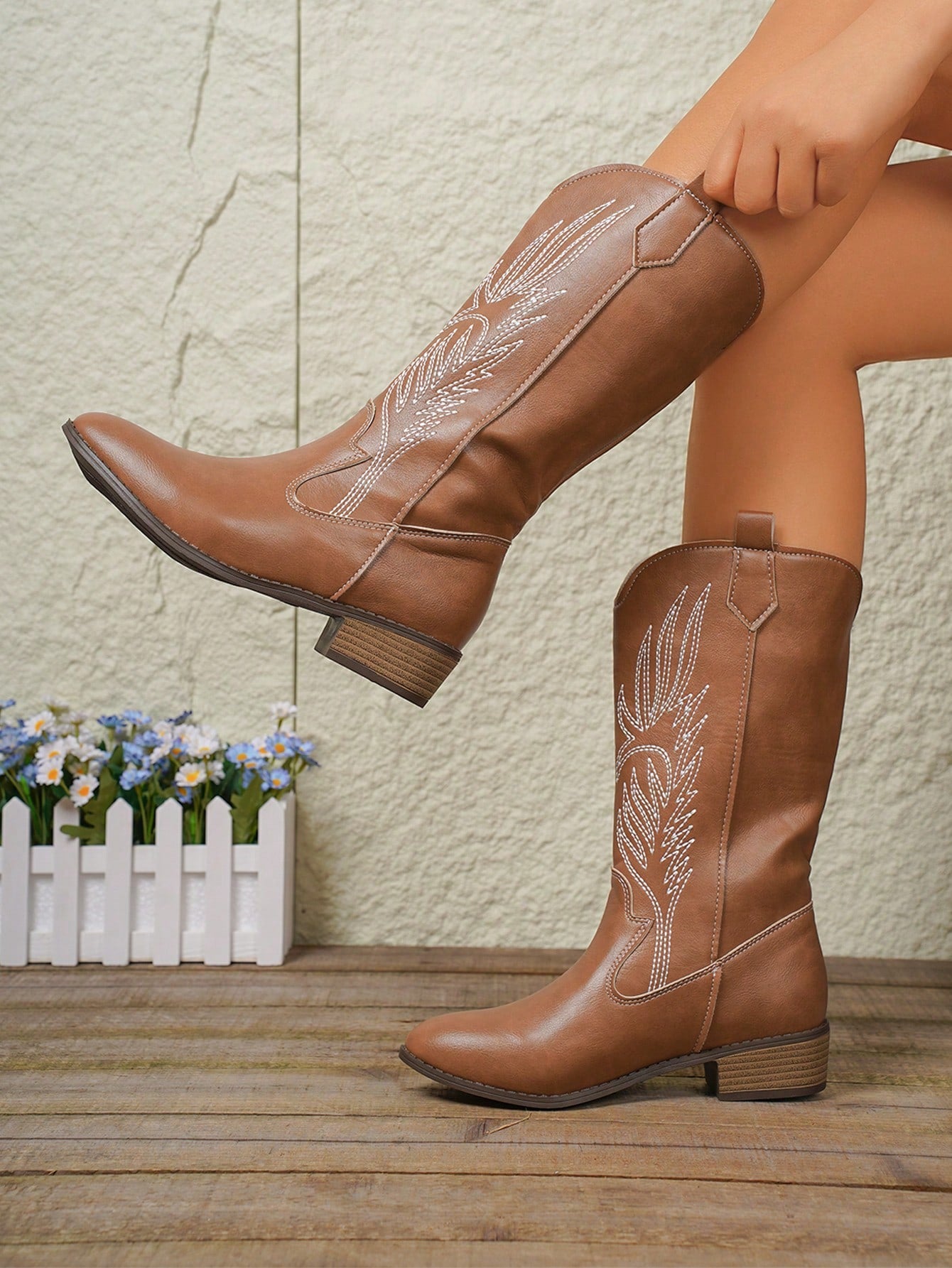 New Arrival Brown Knee High Boots With Embroidery, Women's Fashion Thick Heel Zipper Back Riding Boots