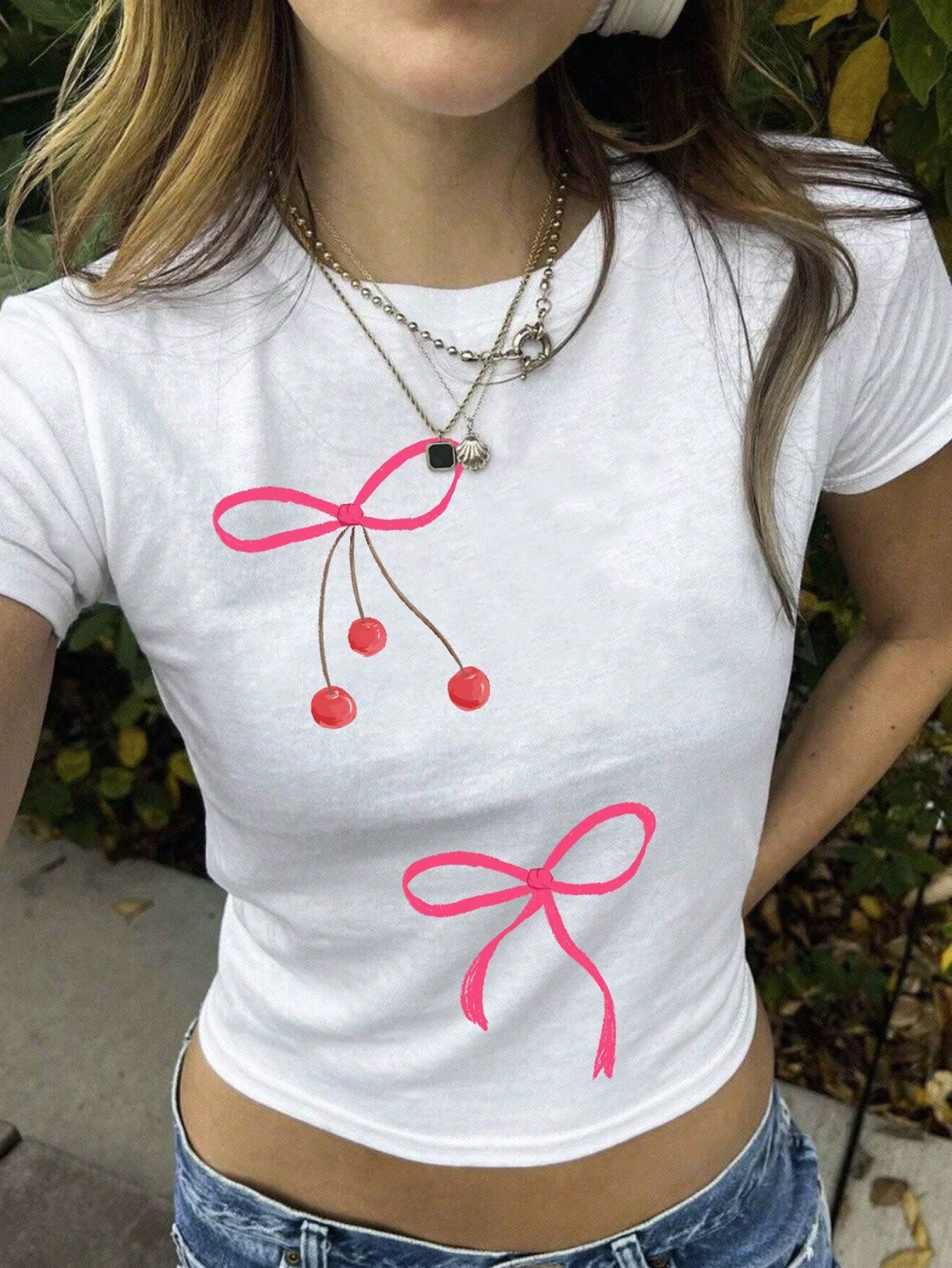 Casual And Simple White Round Neck Short Sleeve Tight Women's T-Shirt With Car Print, Suitable For Summer