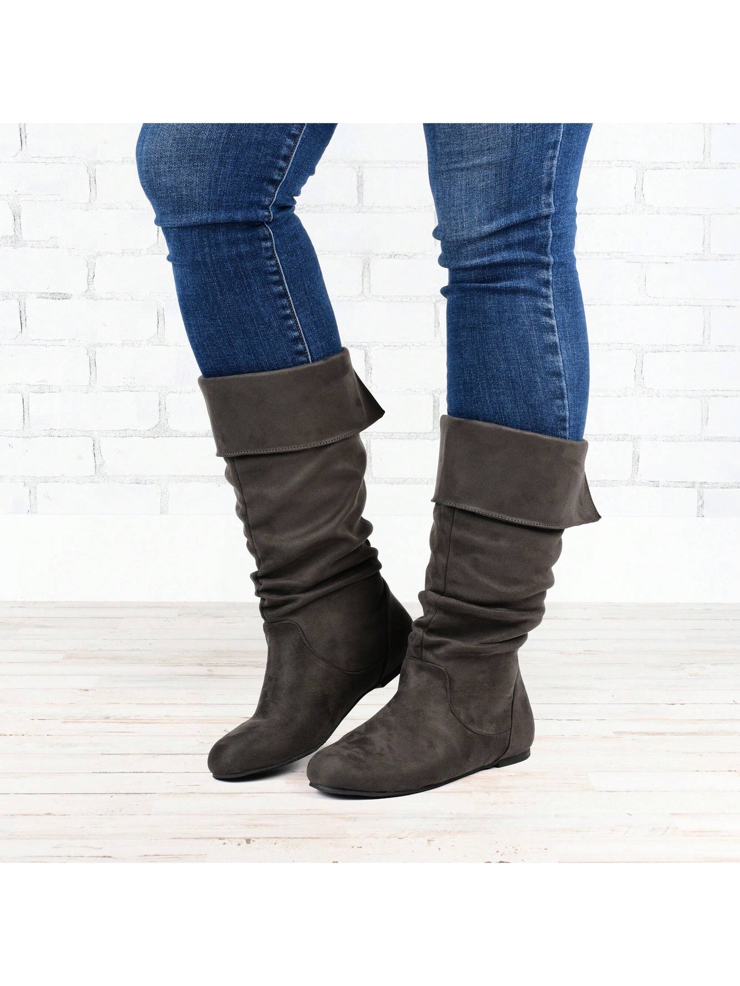 Womens Wide Calf Round Toe Mid Calf Boots