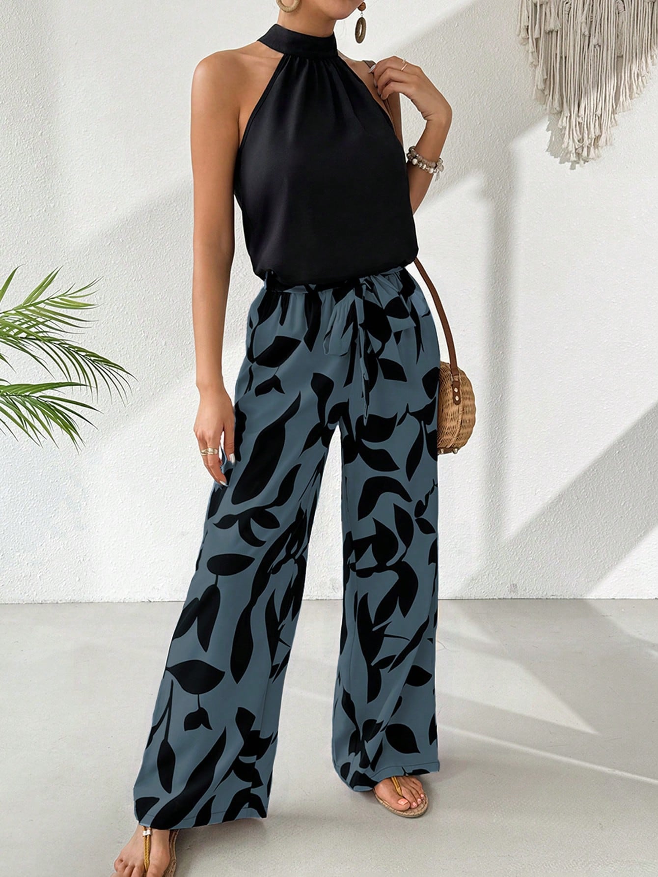 Women's Plain Halter Top And Flower Print Pants Two Piece Set