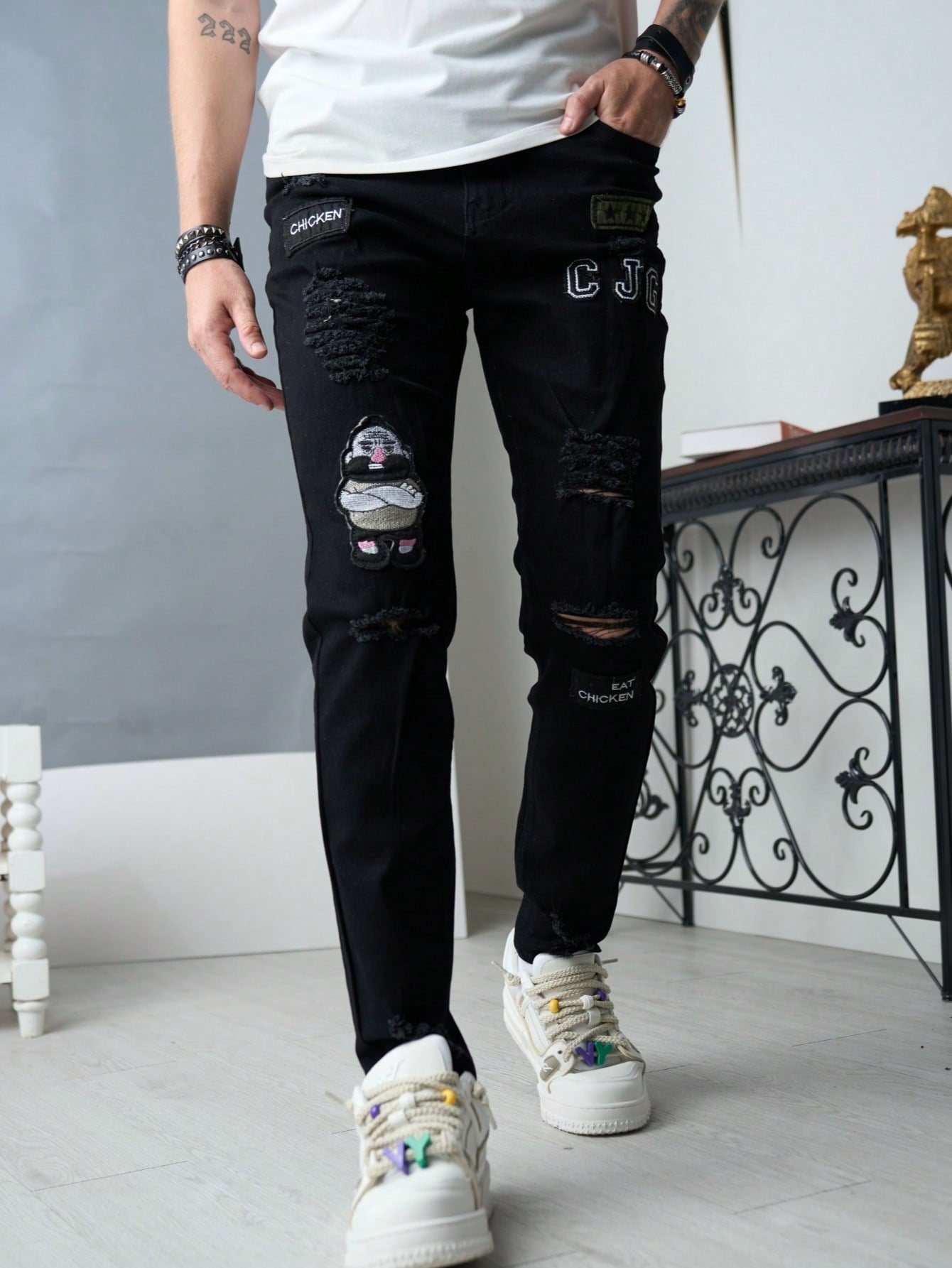 Men's Letter Patched Ripped Pocket Casual Denim Jeans