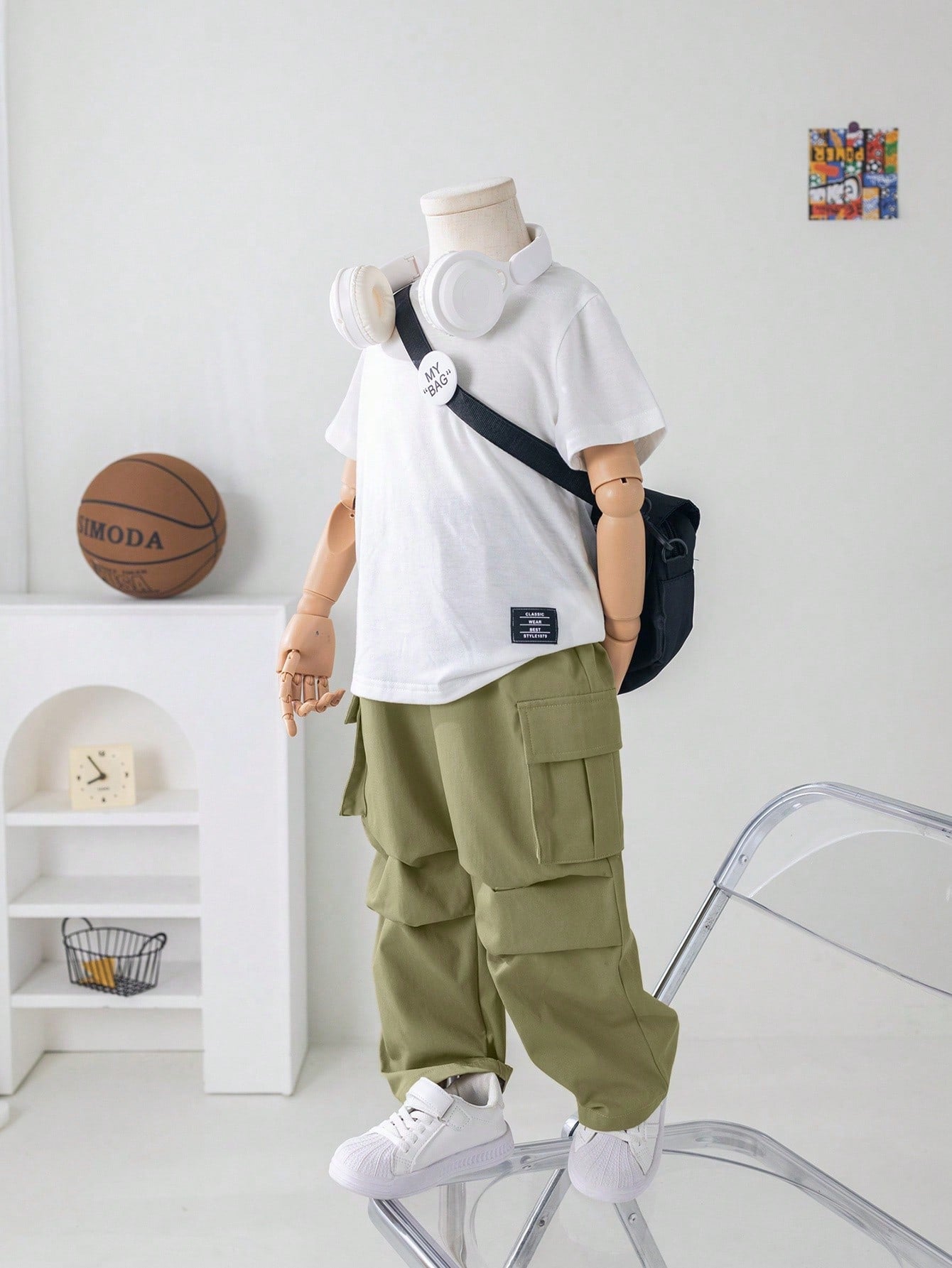 Young Boy Loose Casual Comfortable Woven Solid Color Cargo Pants