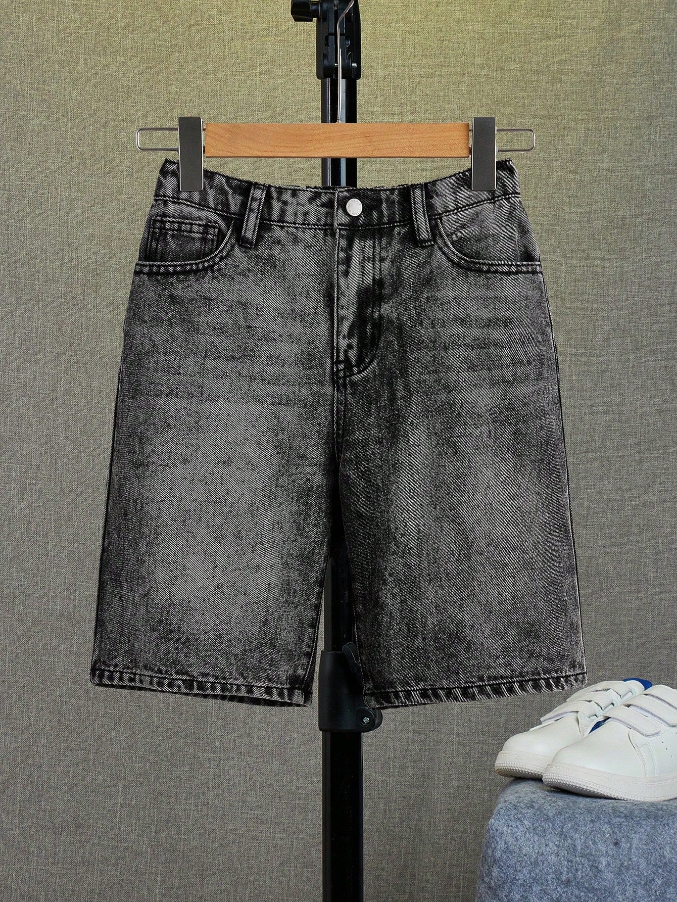 Tween Boy Ripped Frayed Bleach Wash Denim Shorts