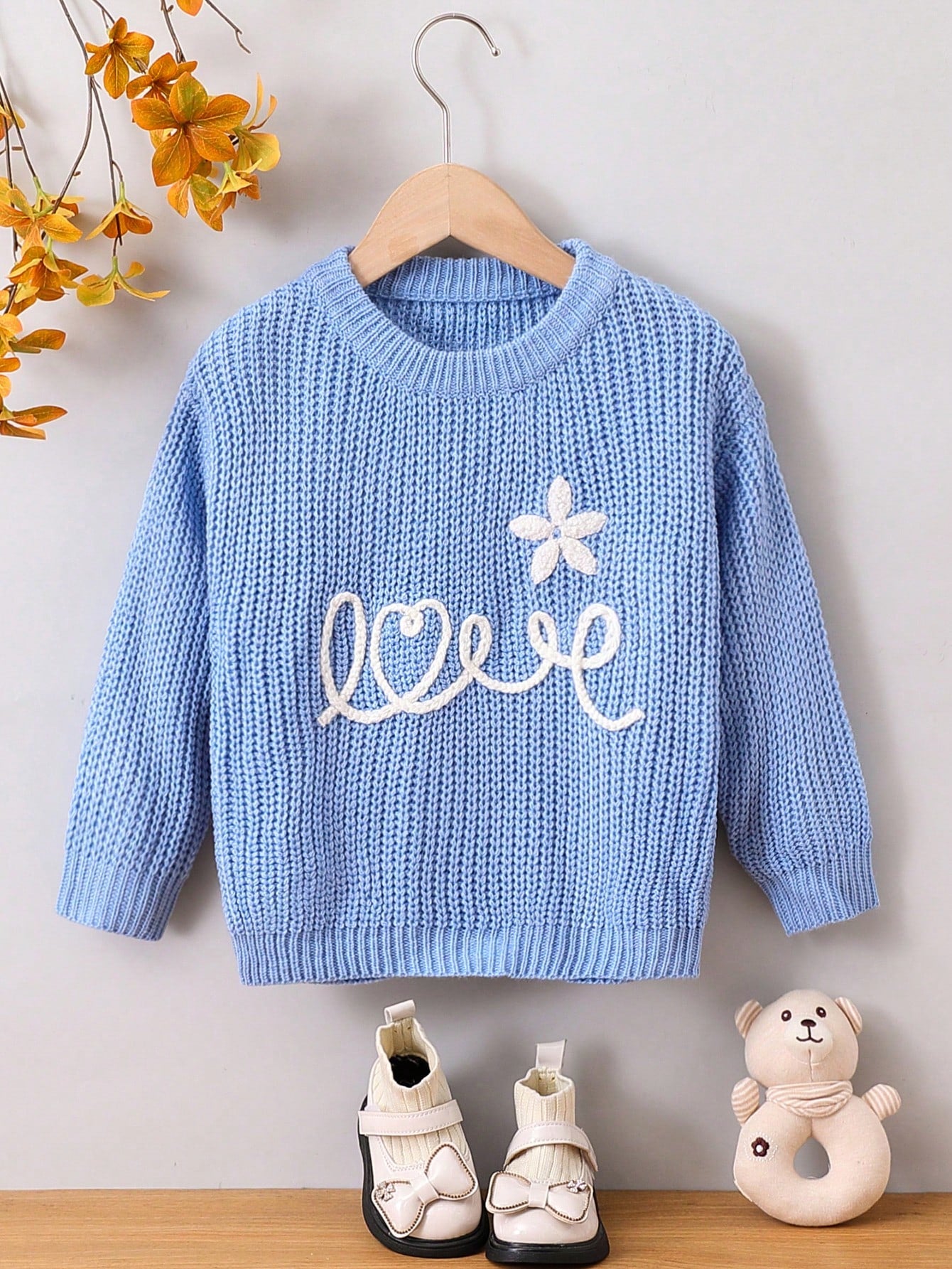 Young Girl Letter & Floral Pattern Drop Shoulder Sweater