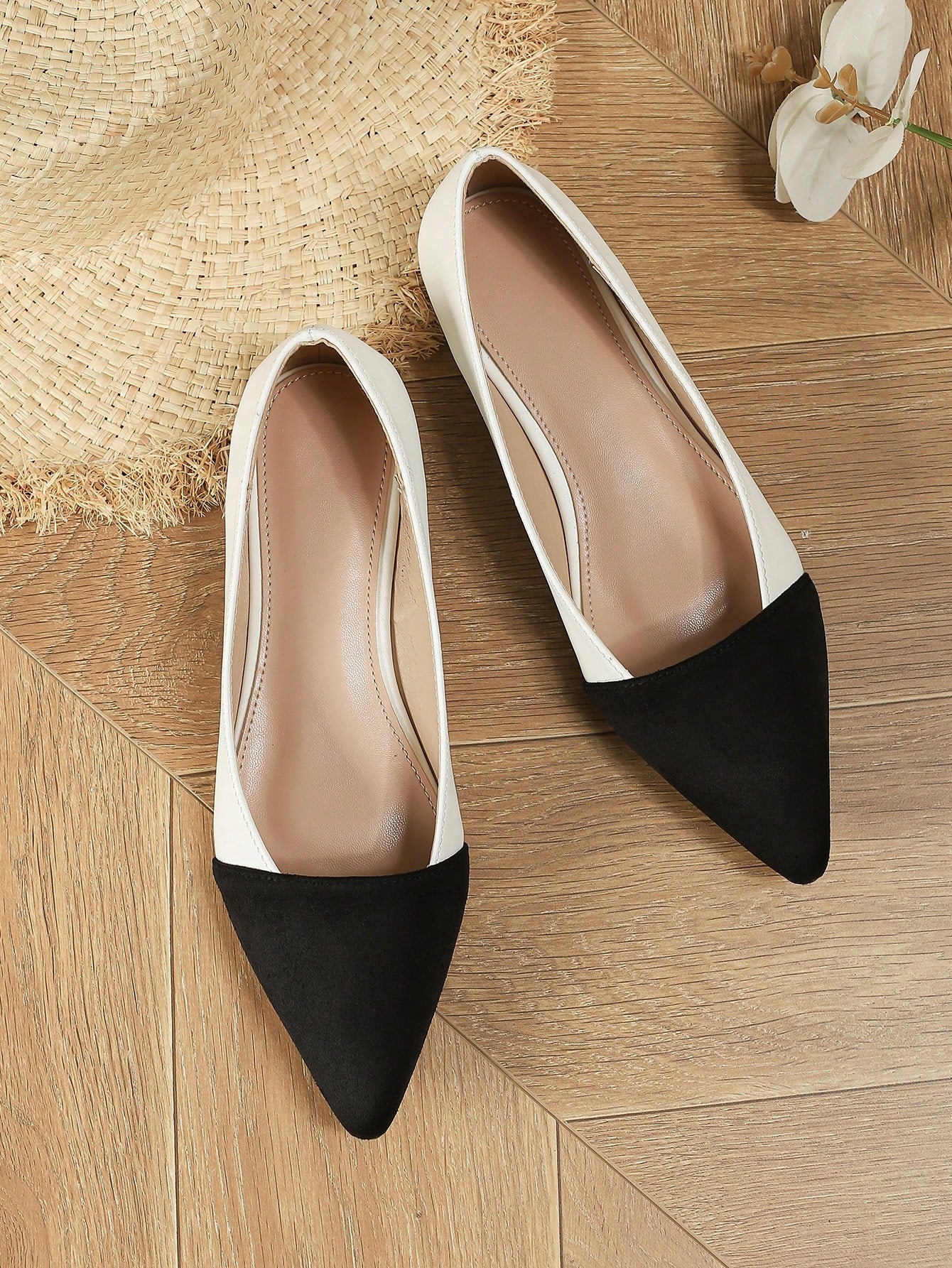 New Fashionable And Elegant Women's Flat Shoes With Pointed Toe, Color Block, Shallow Mouth, Versatile, Work Appropriate, Suitable For All Seasons