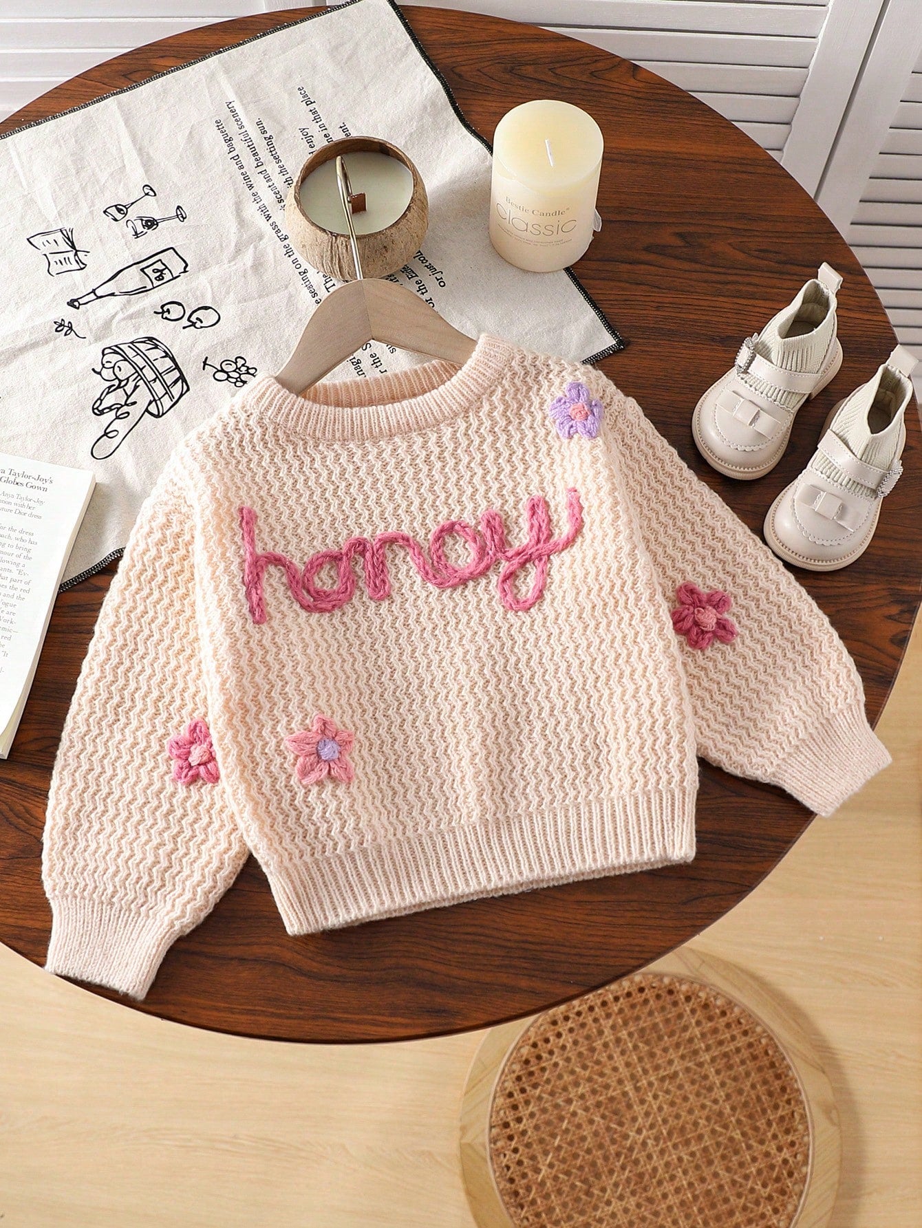 Young Girl And Toddler Girl Sweater, Handmade Embroidered Honey Word And Wave Pattern, Pink And Rose Color, Cute, Elegant, Casual, Soft And Warm, Suitable For Play, Daily Outings, And School, Knitted, Suitable For Autumn And Winter