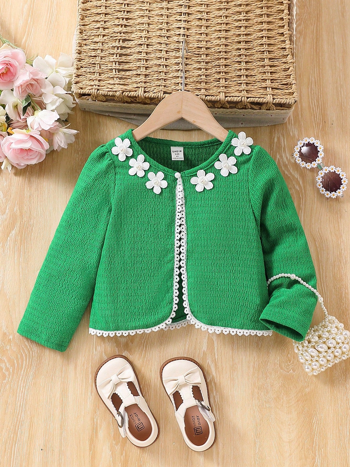 Young Girl Fashionable Elegant Sweet White Little Cardigan, White Striped Texture Elastic Wavy Striped Fabric, 3D Flower Decoration Suitable For Spring, Summer, And Autumn. Match With A White Long-Sleeved Jacket.