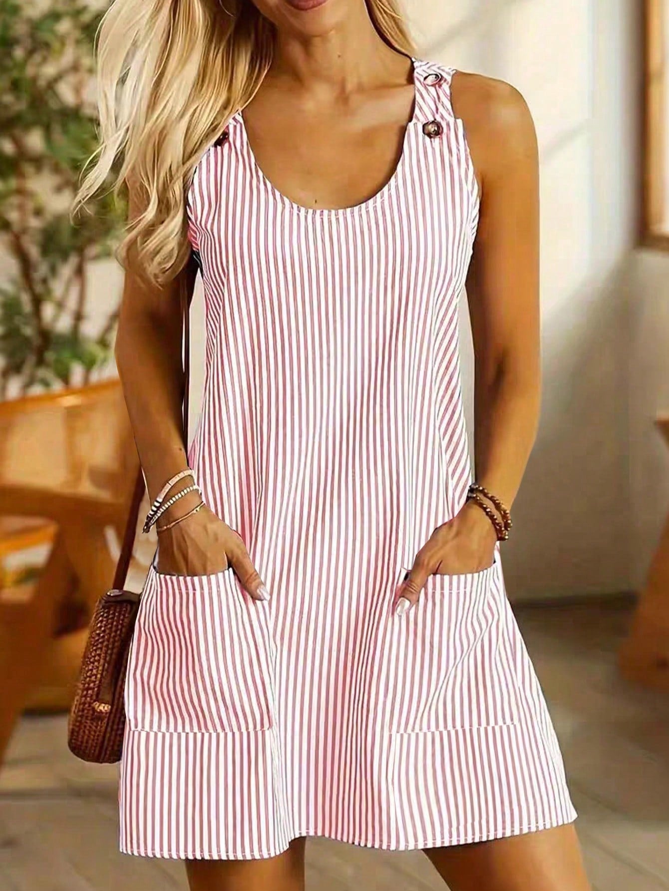 Fashionable Striped Women's Beach/Casual Sleeveless Dress (Standard Sizes)