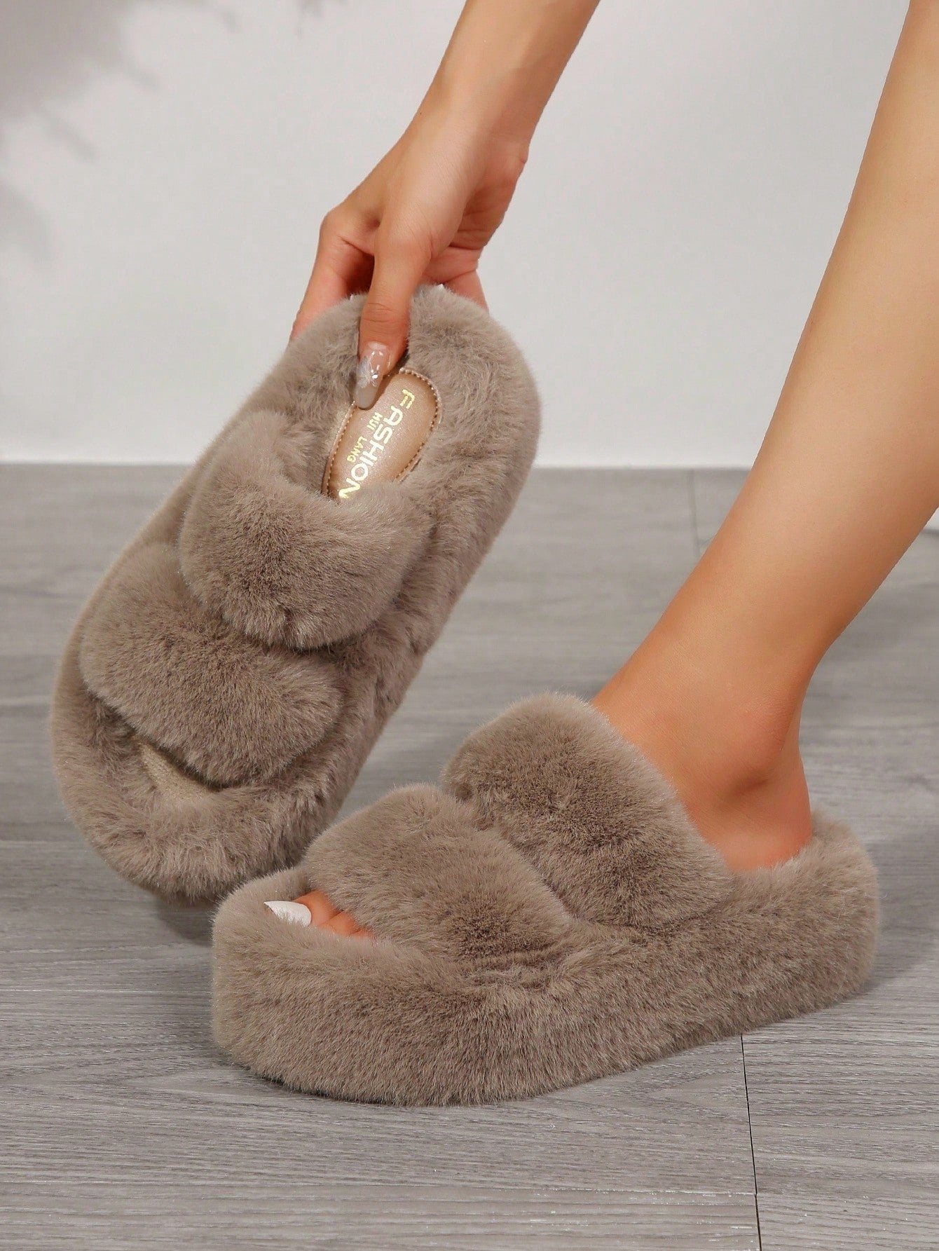 Women's Thick Sole Height Increasing Indoor/outdoor Slippers With Fur Trim, Milk Tea Color And Double Strap Open Toe Design