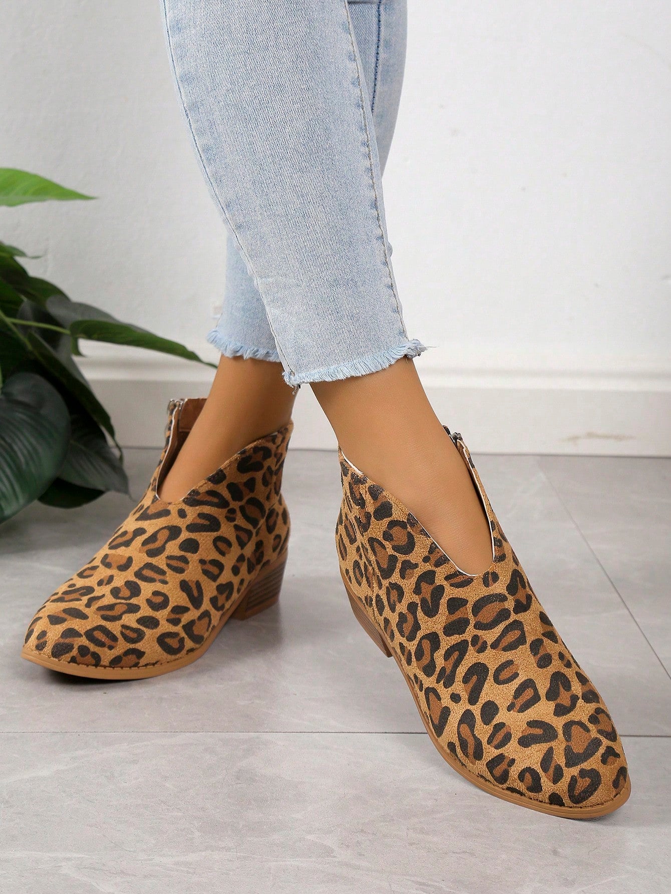 Women's Square Heel Low Heel Shoes Side Zipper Decor Vintage Slip-On Ankle Boots Casual Versatile Outdoor Flat Shoes Round Toe Low Heel Ankle Boots Fashionable Versatile Short Boots