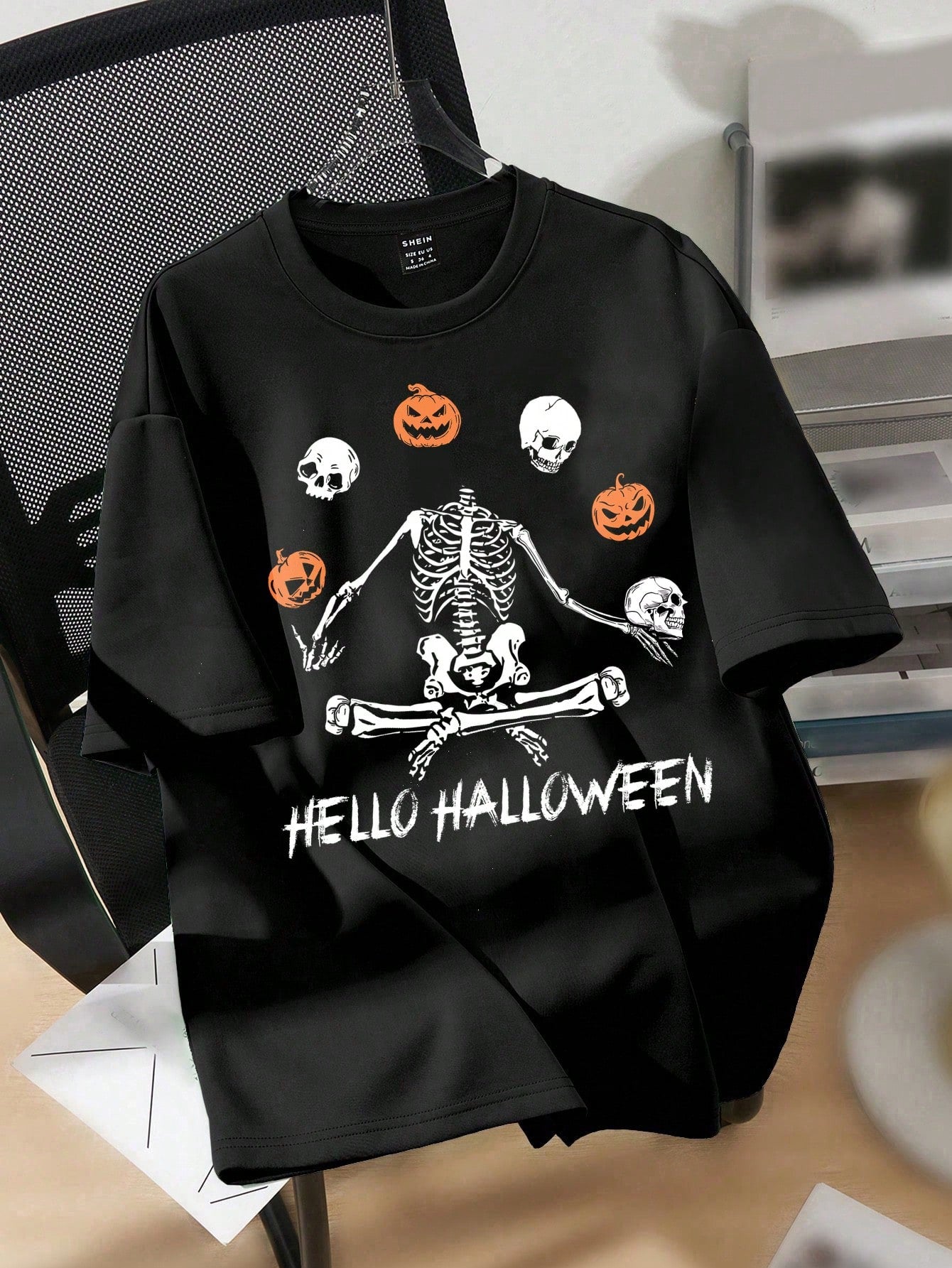 プラスサイズのルーズフィット半袖Tシャツ、叫ぶスカル＆漫画柄、ハロウィン服