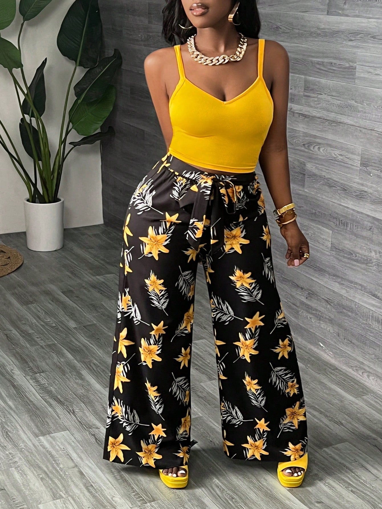 Leisure Vacation Black Slim-Fit High Elasticity Cami Top And Wide-Leg Printed Pants Women 2pcs-Set - Z