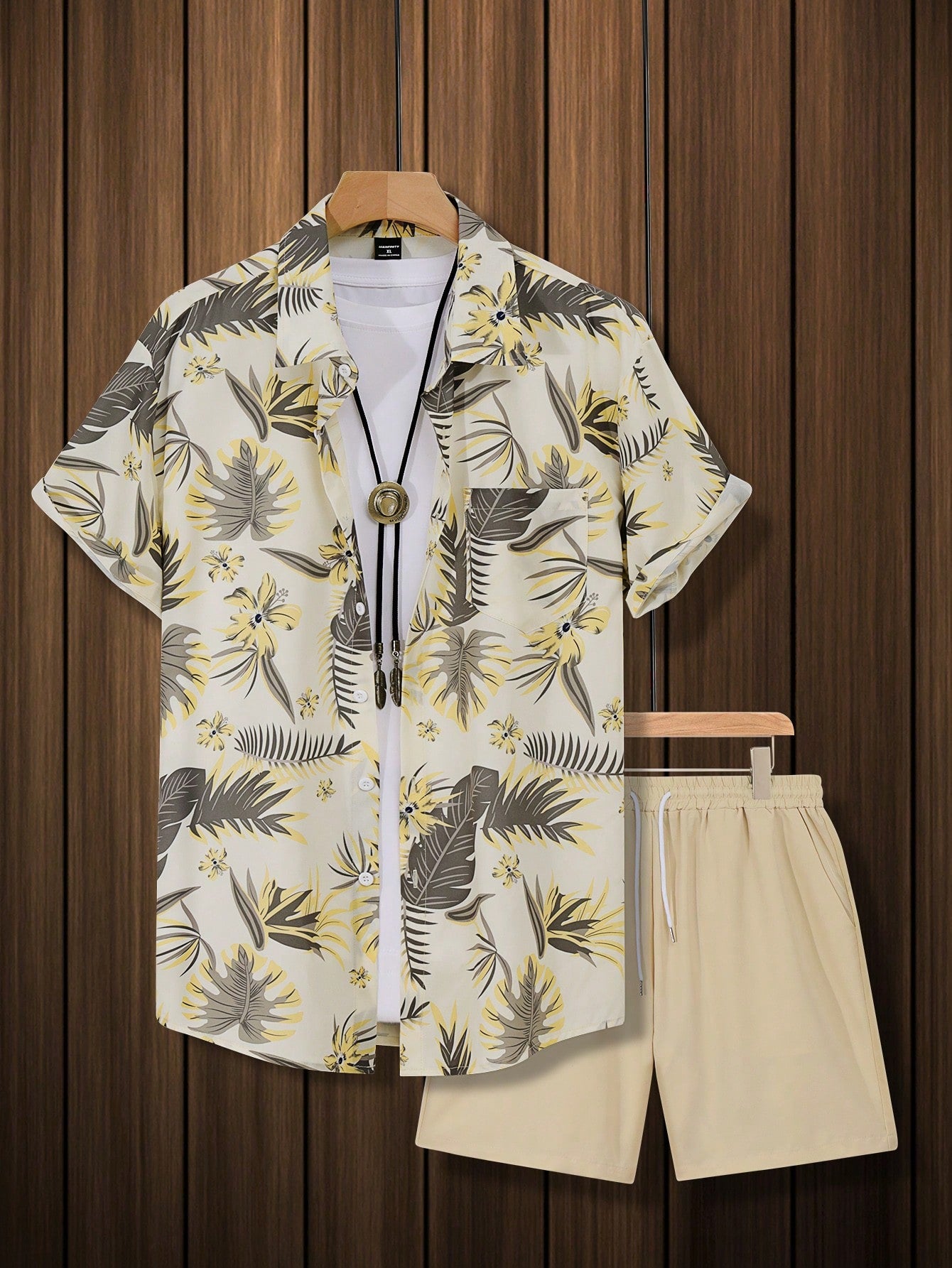 Men's Tropical Print Short Sleeve Shirt And Solid Color Shorts Casual Vacation Outfit Set