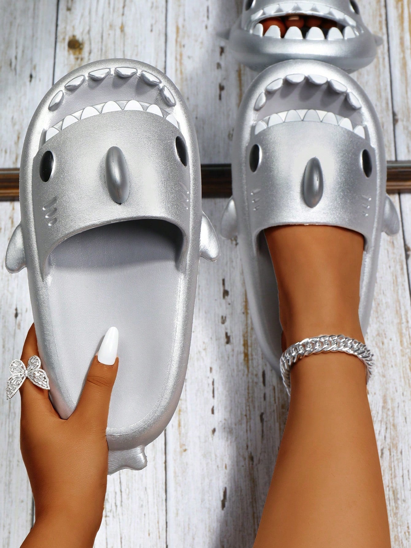 New Fun Shark Thick-Soled Beach Slippers Women's Flat Slippers