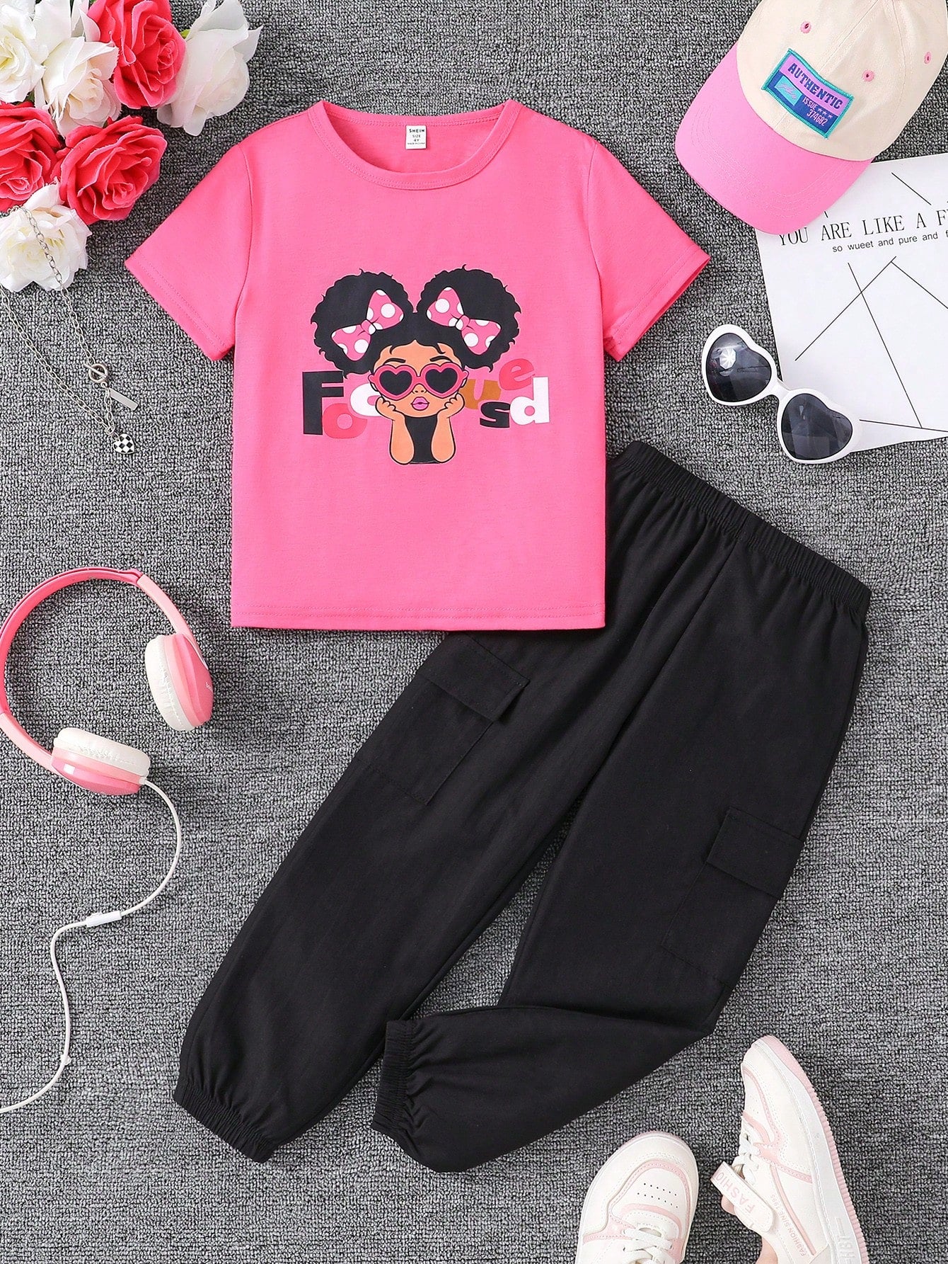 Young Girl Summer Short Sleeve T-Shirt And Cargo Pants Casual Two-Piece Set With Letter And Cartoon Print