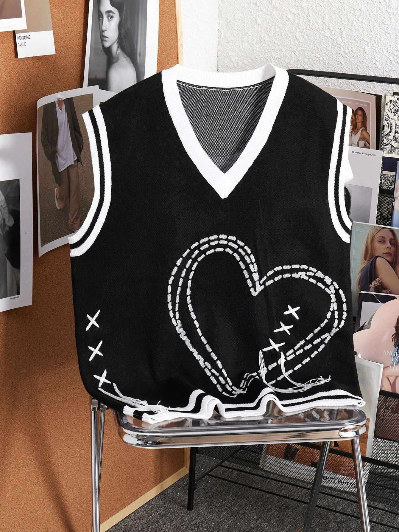 Back To School Men's Color-Block Heart Pattern V-Neck Sleeveless Sweater Vest