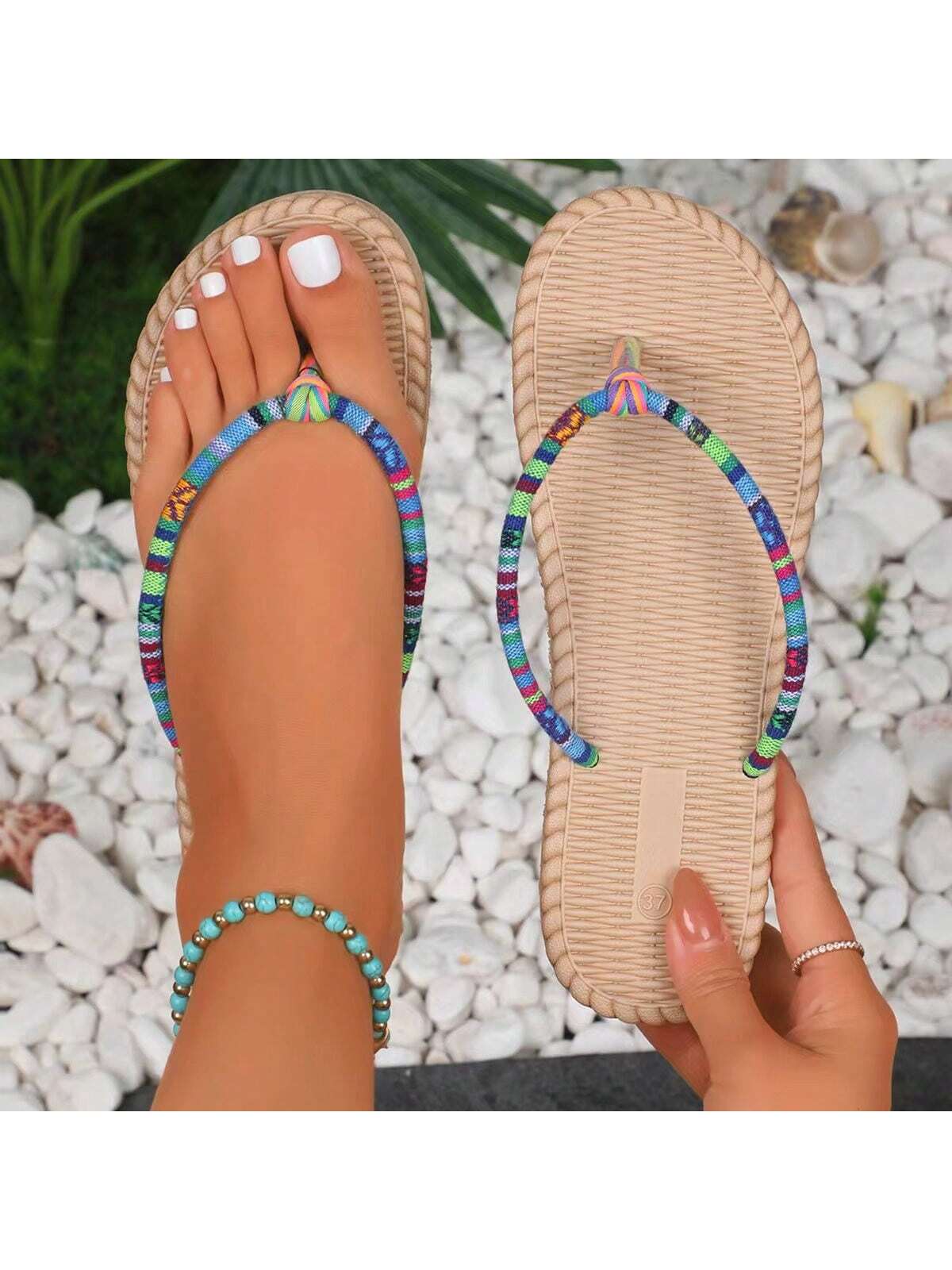 European And American Cross-Border Trade Summer New Flat Thick Bottom Fashionable And Comfortable Flip Flops For Women To Wear Outdoors At Beach