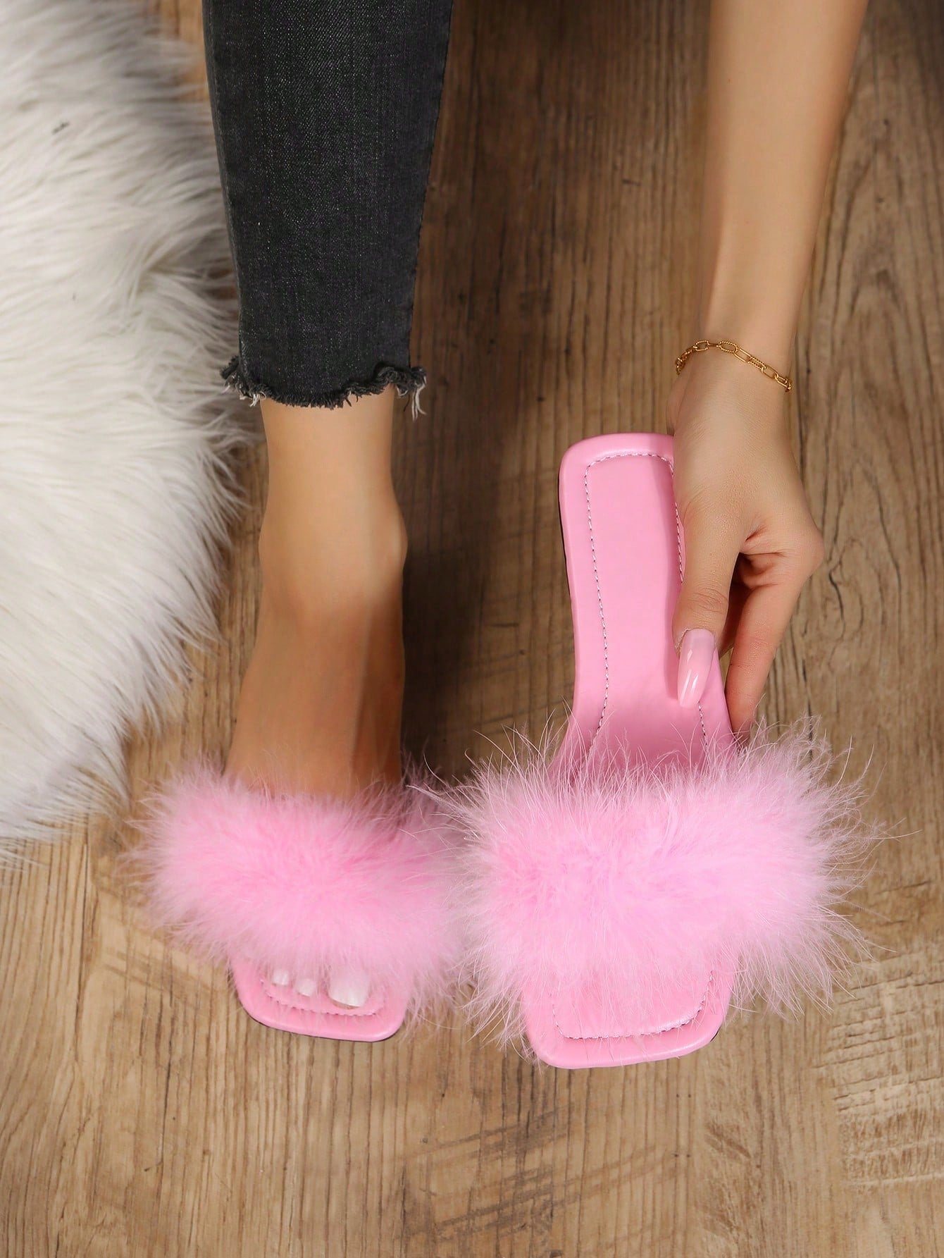 Women Fashion Flat Slippers, Stylish Elevated Comfort Slip-On Slides