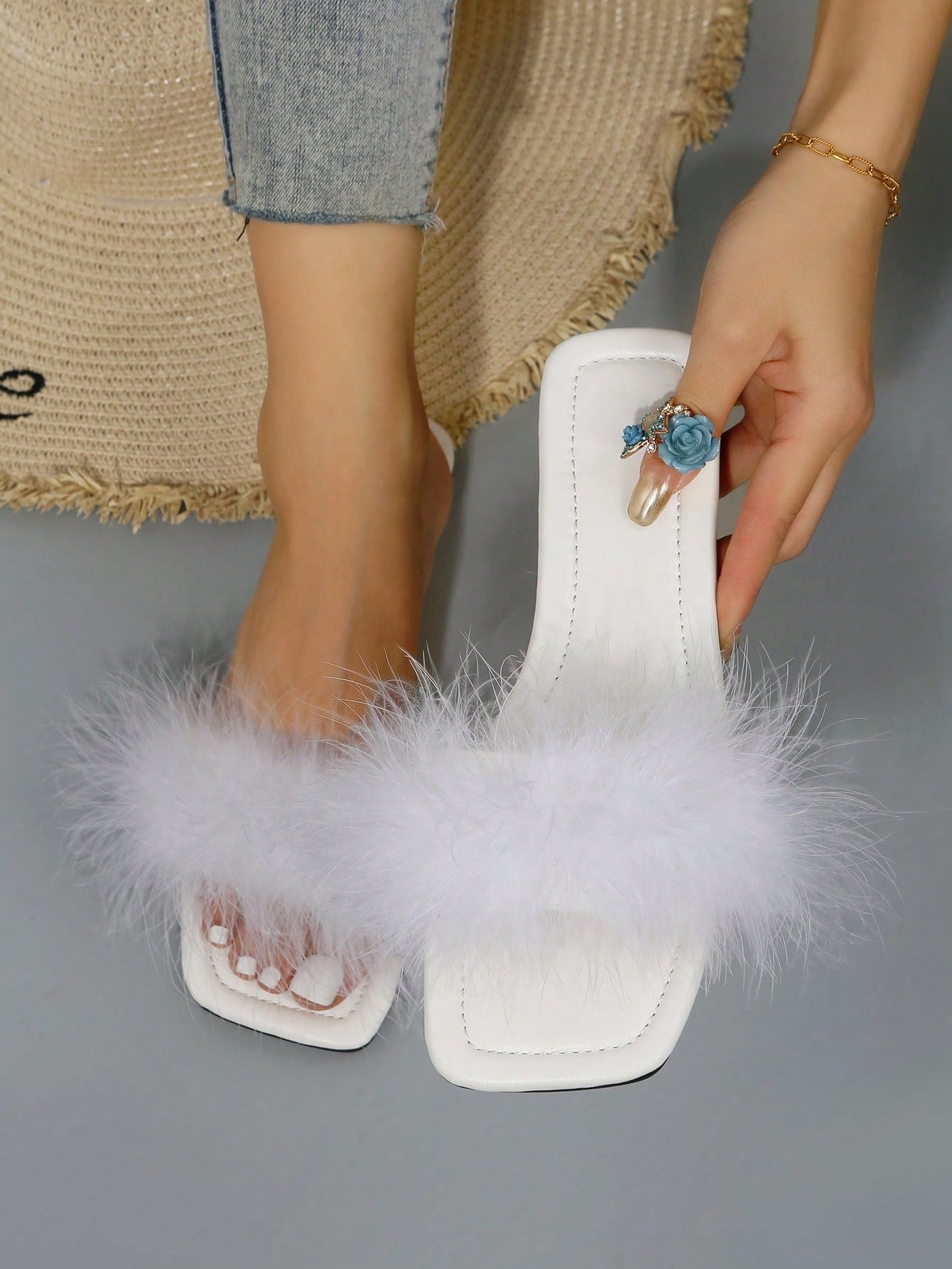 Women Fashion Flat Slippers, Stylish Elevated Comfort Slip-On Slides