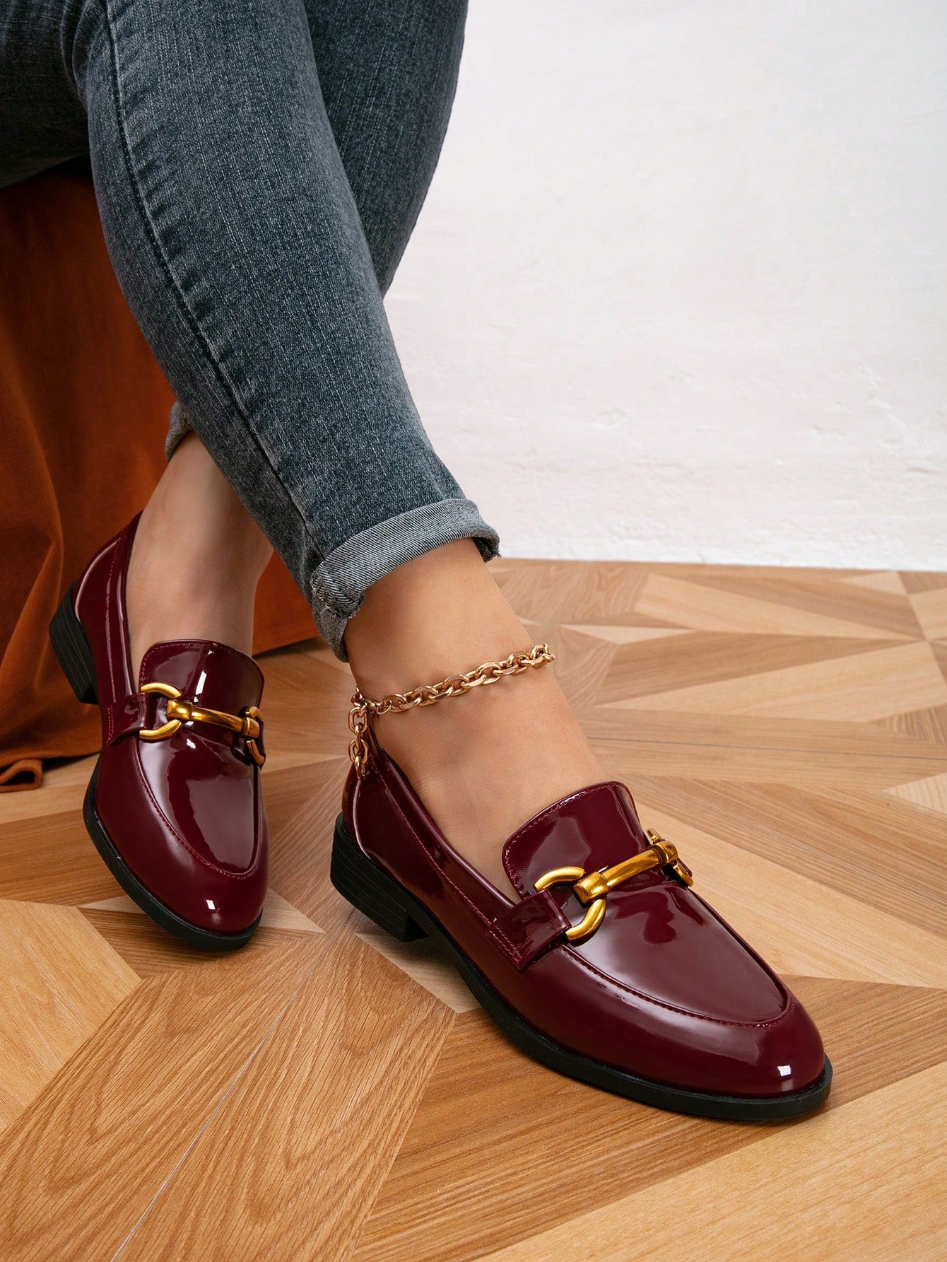 Women's Spring And Autumn Low-Heeled Loafers With Round Toe And Metal Buckle, Casual Shoes