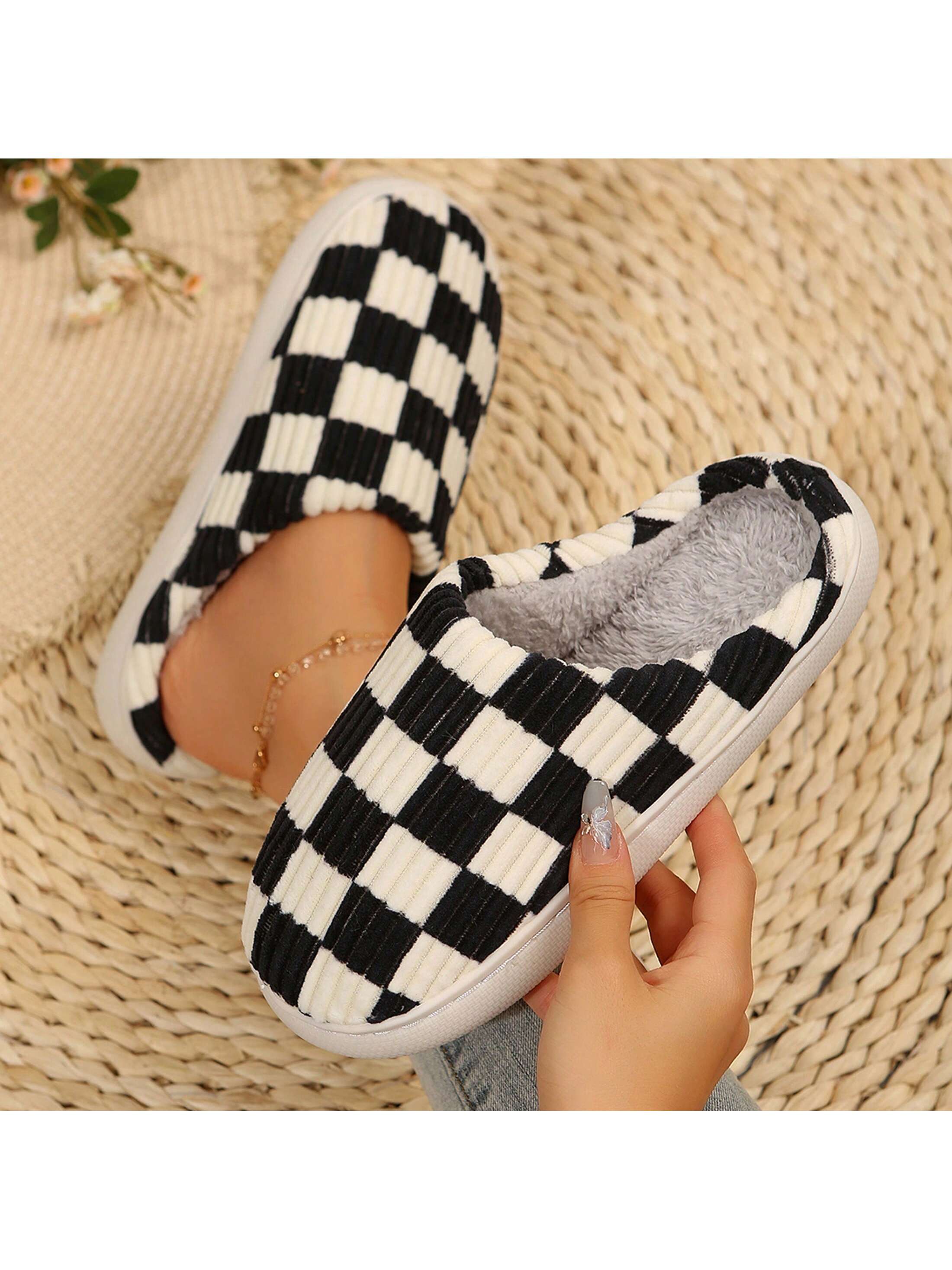 Women's Slippers Fuzzy Casual House Shoes Memory Foam Outdoor Indoor Warm Plush Bedroom Shoes Faux Lining