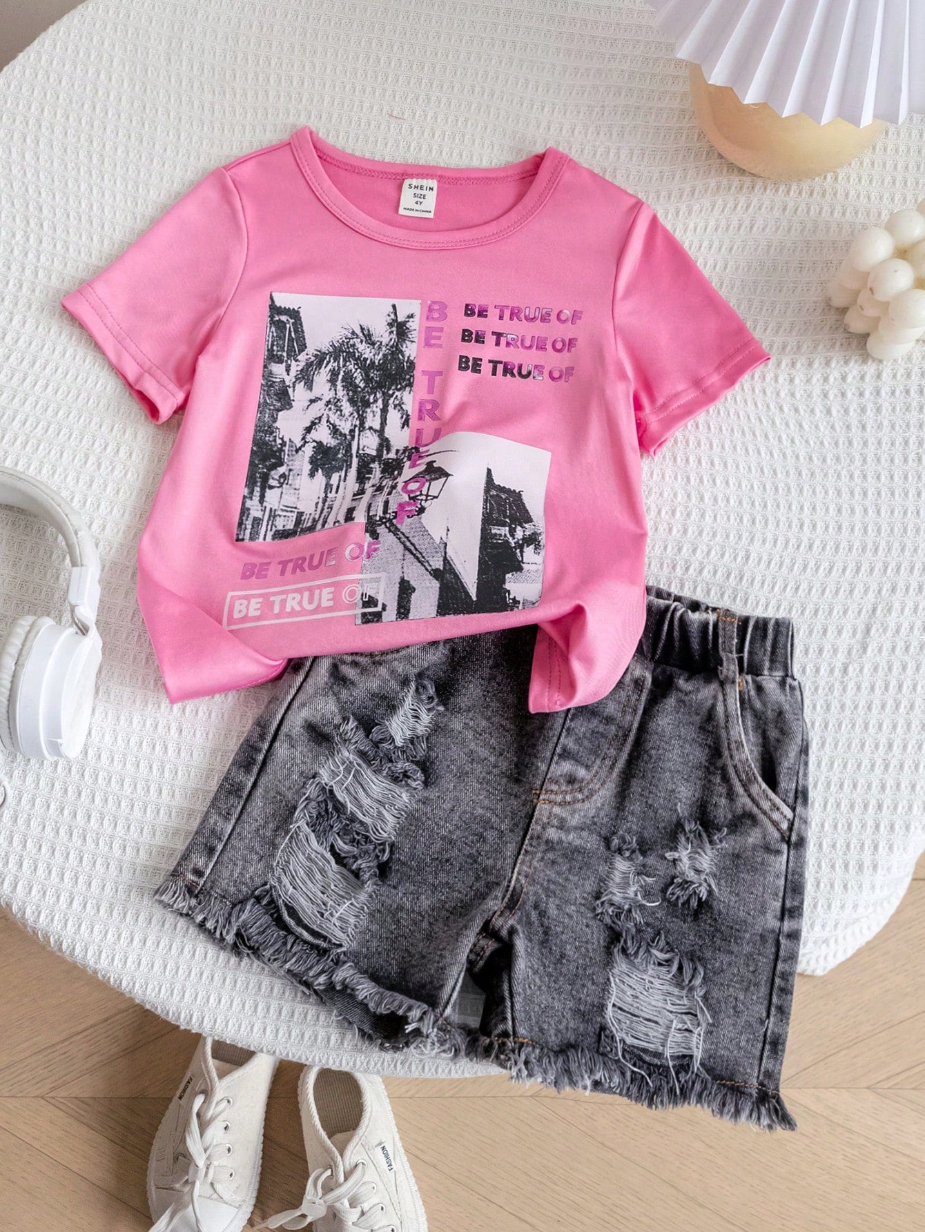 Young Girl Summer Casual Short Sleeve T-Shirt With Graphic Print And Distressed Denim Shorts Outfit Set