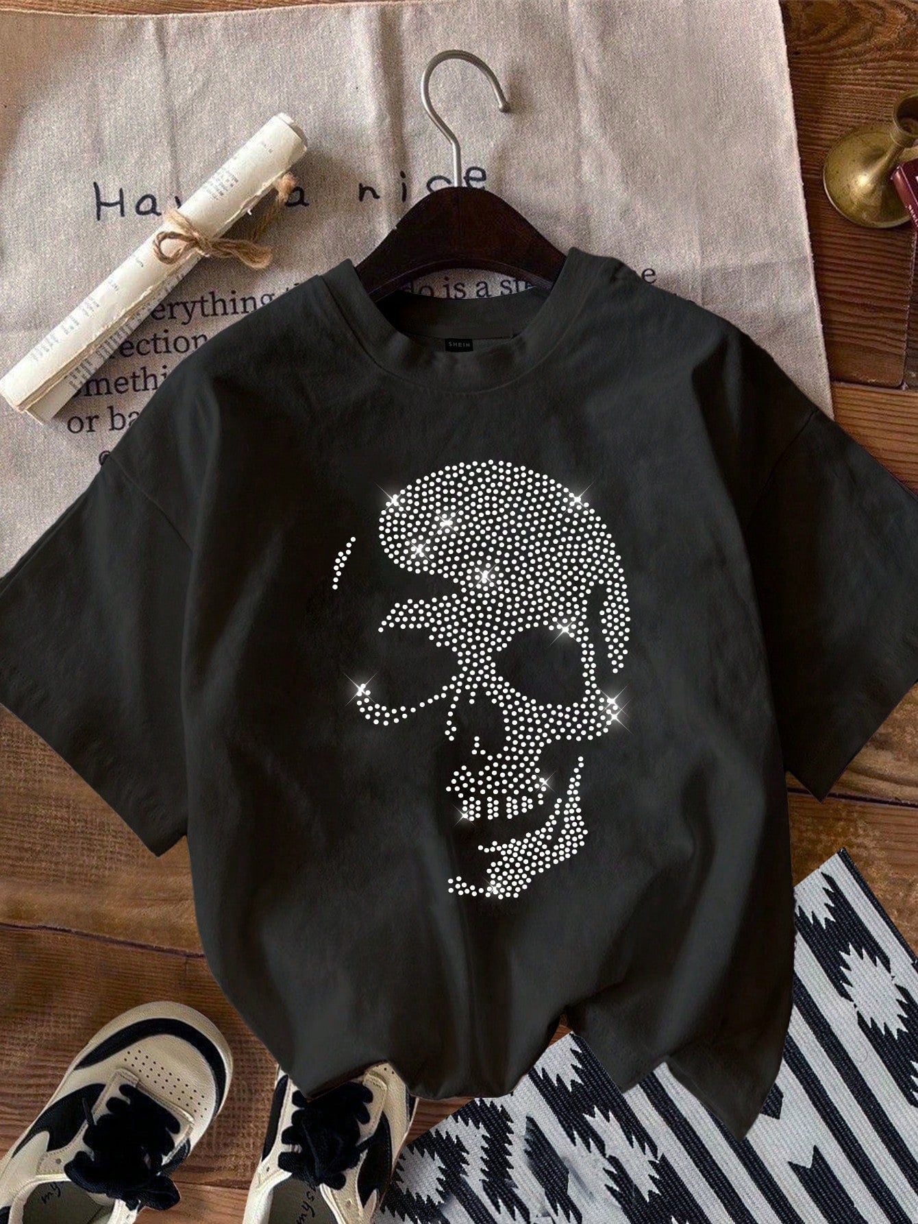 Women Fitted Casual Short Sleeve T-Shirt With Blurry Skull Pattern And Round Neckline