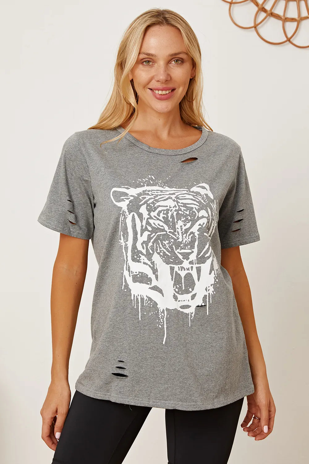 Distressed Tiger Graphic Short Sleeve T-Shirt